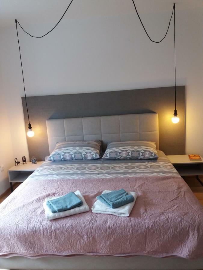 Lola App In City Center, 4+1 Pax Pula Buitenkant foto