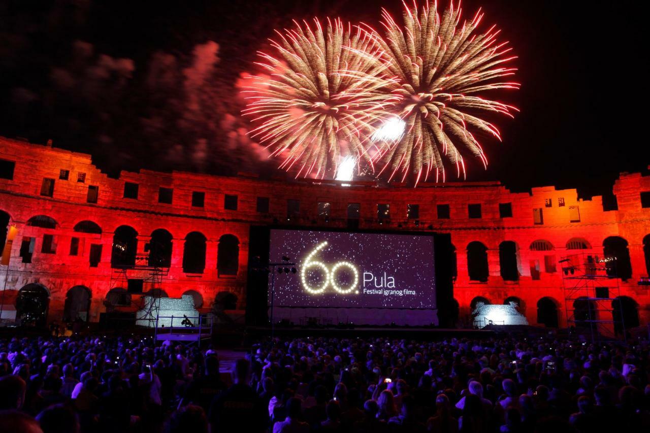 Lola App In City Center, 4+1 Pax Pula Buitenkant foto